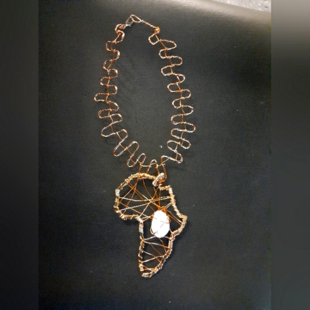 Motherland choker